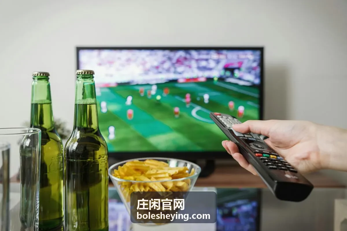 庄闲官网 光影系列推荐：橱窗前的自然光肖像